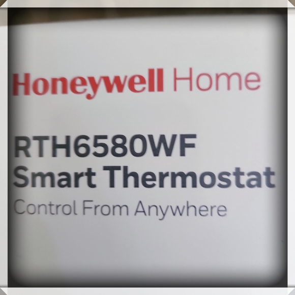 Honeywell Smart Thermostat with Digital Backlit Display NWT - Picture 4 of 4